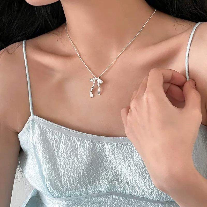 Sweet Ribbon Bow Pendent