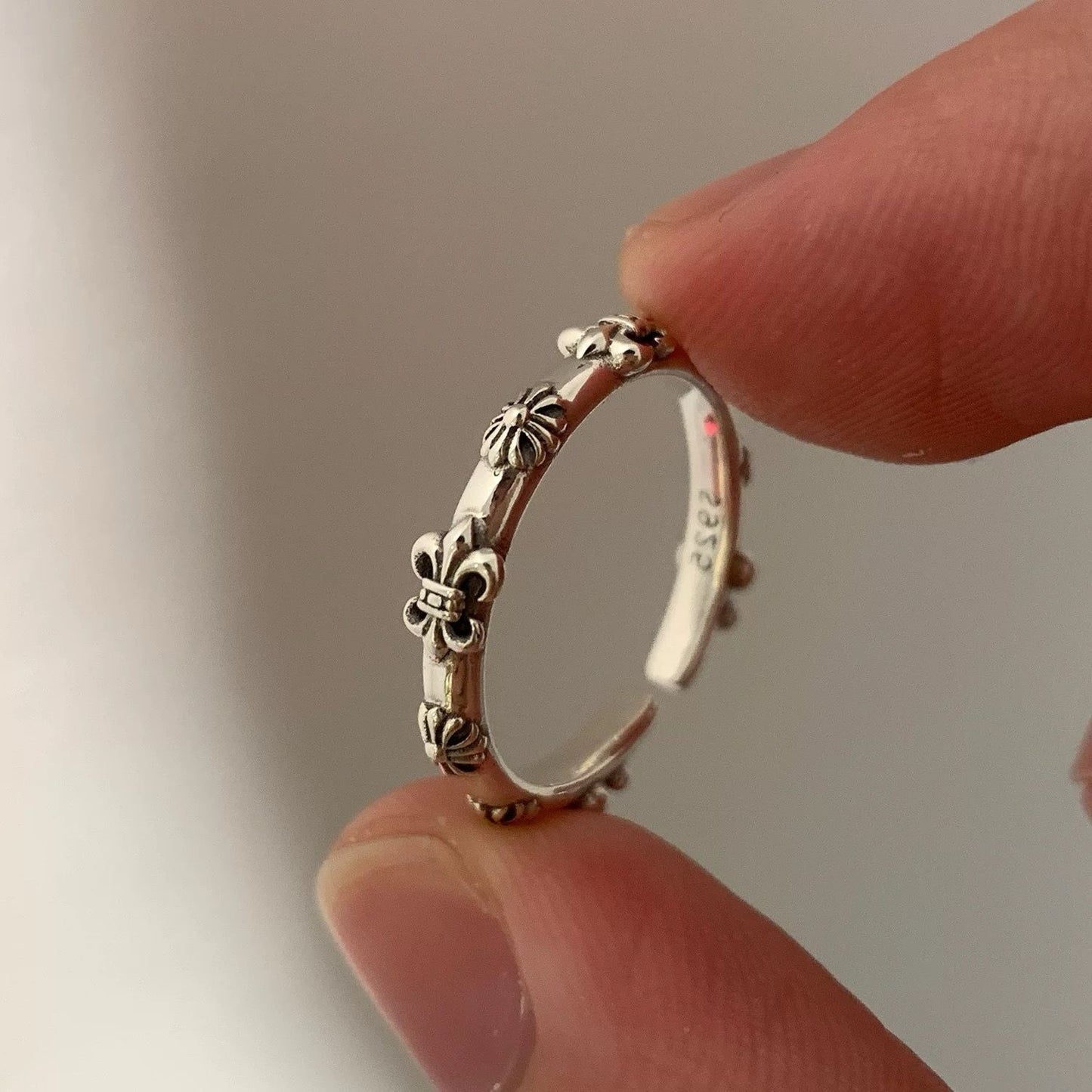 Silver Cross Military Flower Relief Ring