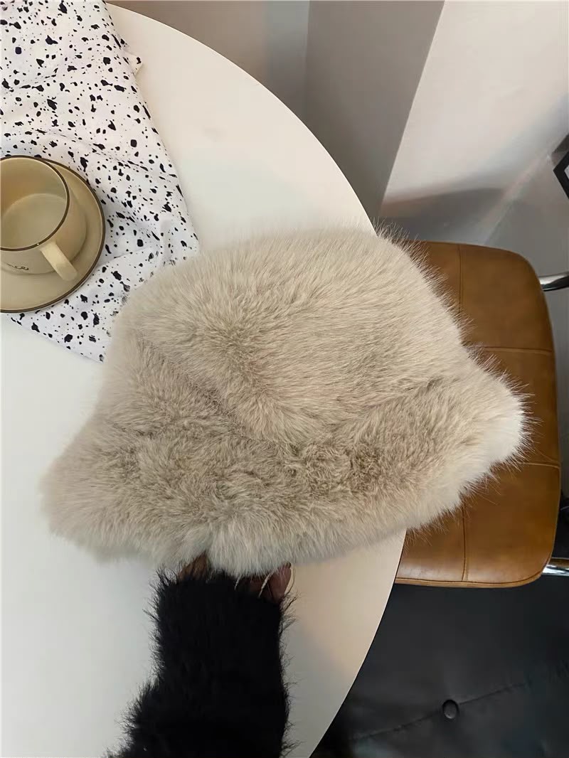 Uni Pandaa faux fur bucket hat