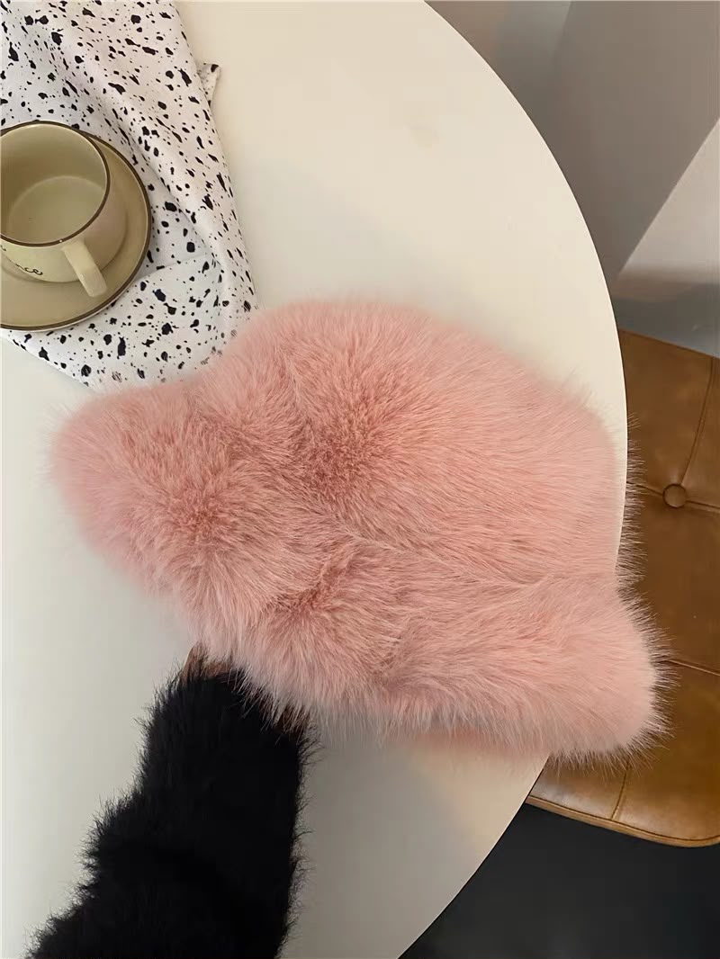 Uni Pandaa faux fur bucket hat