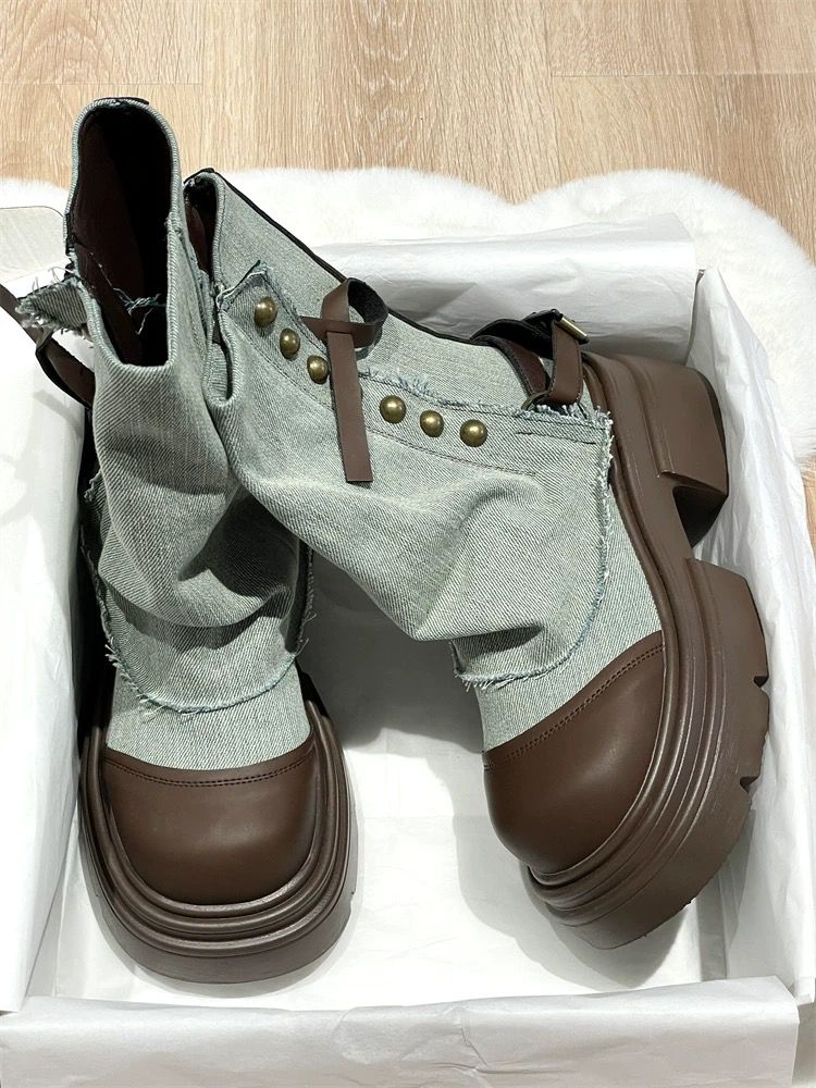 Thick-Soled Martin Boots