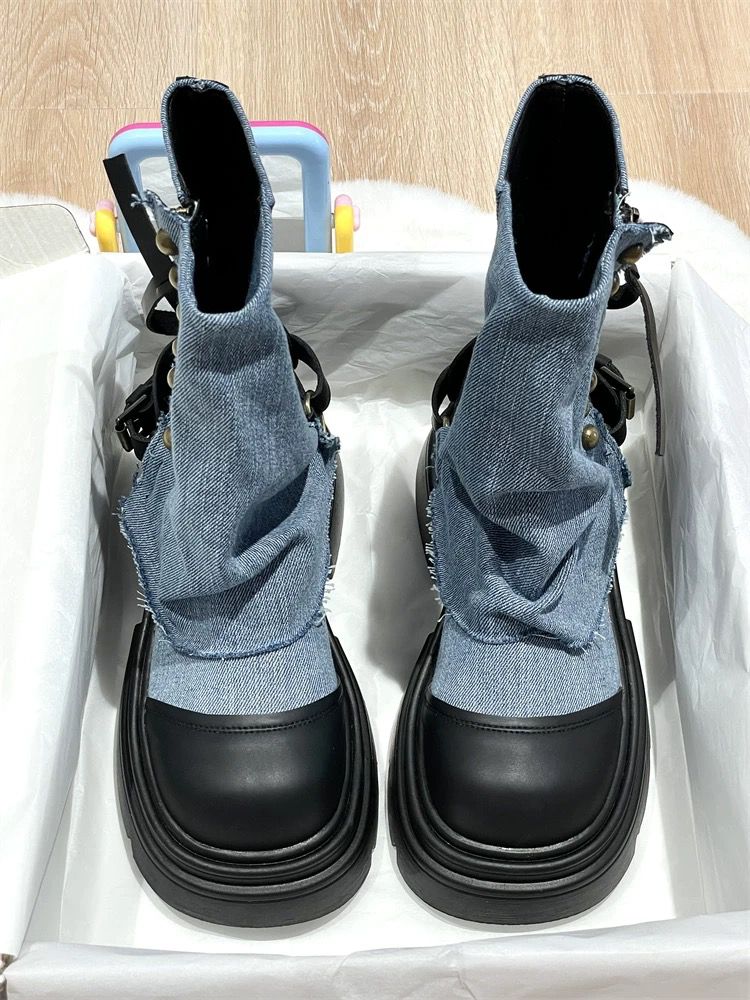 Thick-Soled Martin Boots