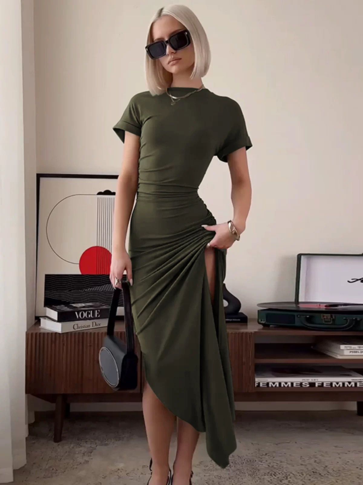 Simple Straight Shoulder Short-Sleeved Dress