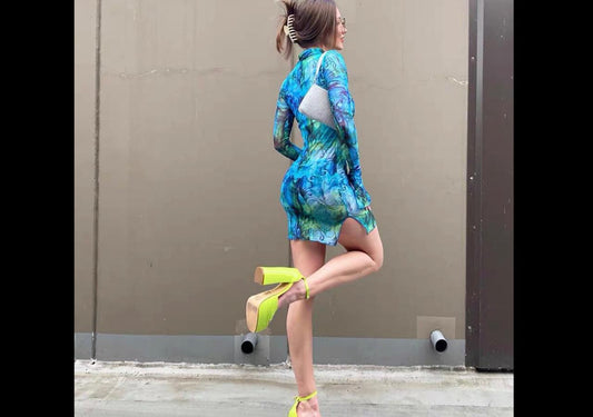 Mesh Printed Round Neck Flared Sleeve Opening Buttocks